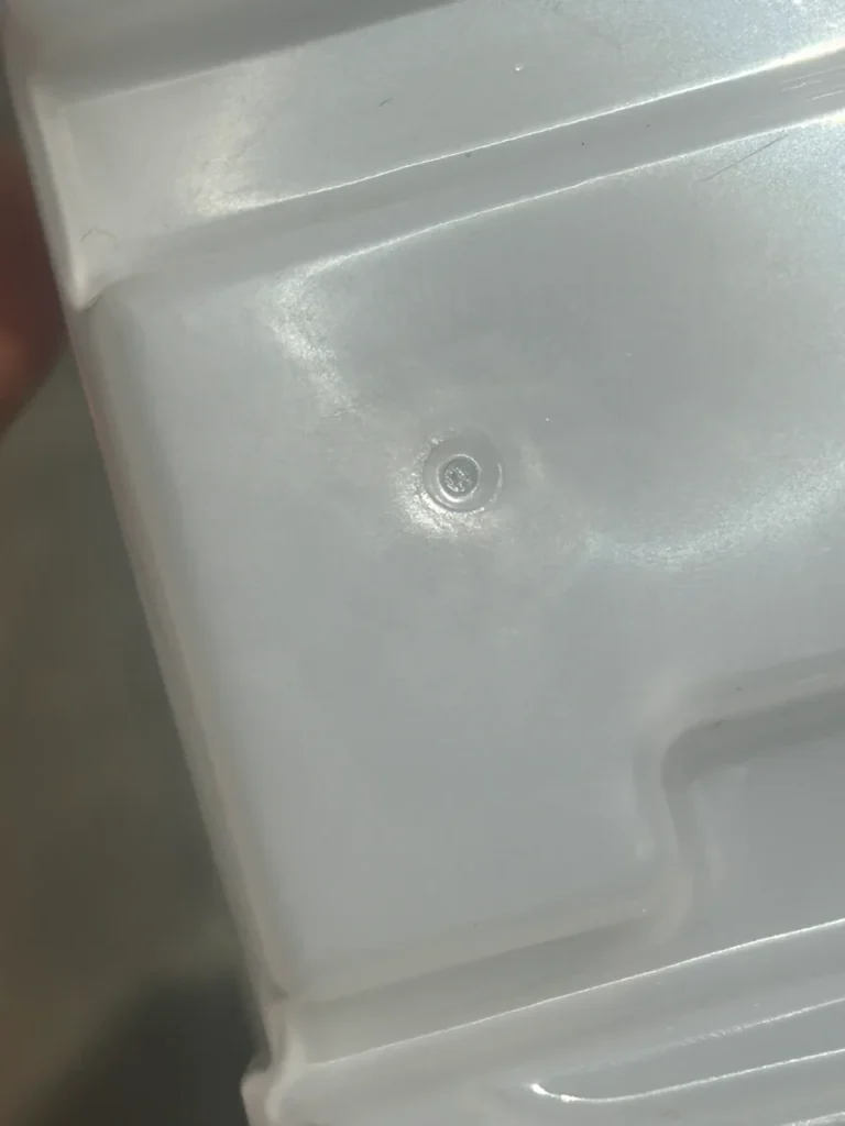 injection molding gate vestige examples on precision plastic parts